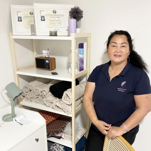 Thai dame i massage klinik i Odense